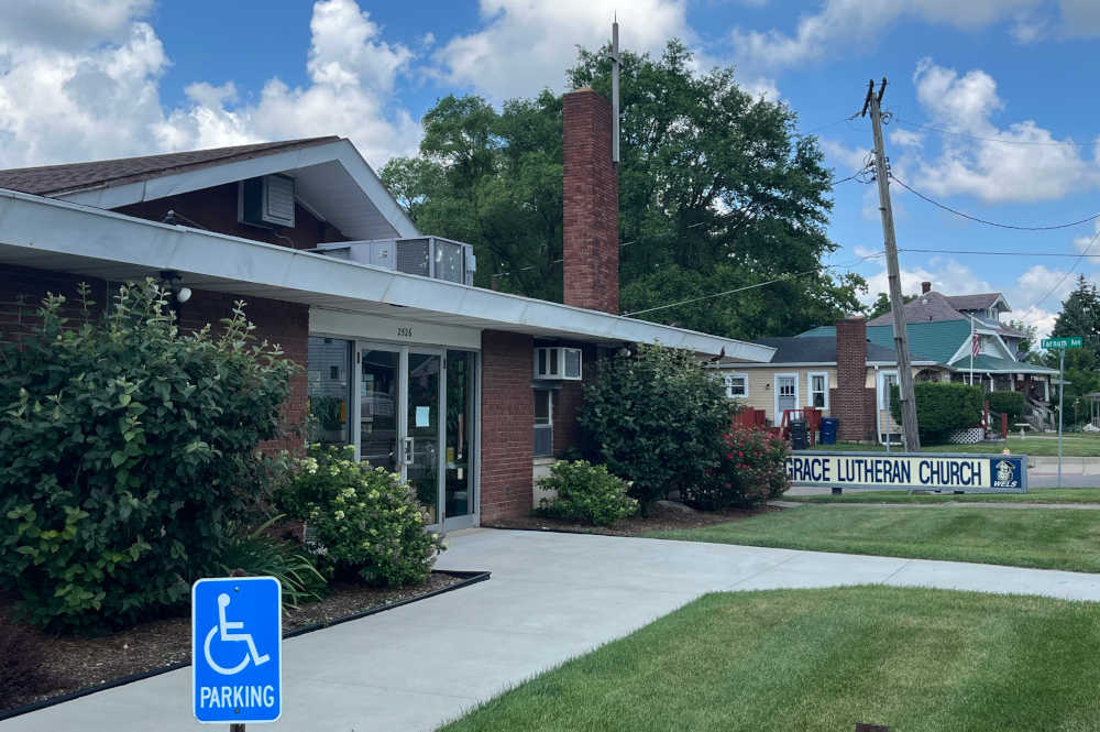 Photograph of Grace Lutheran Church from the front